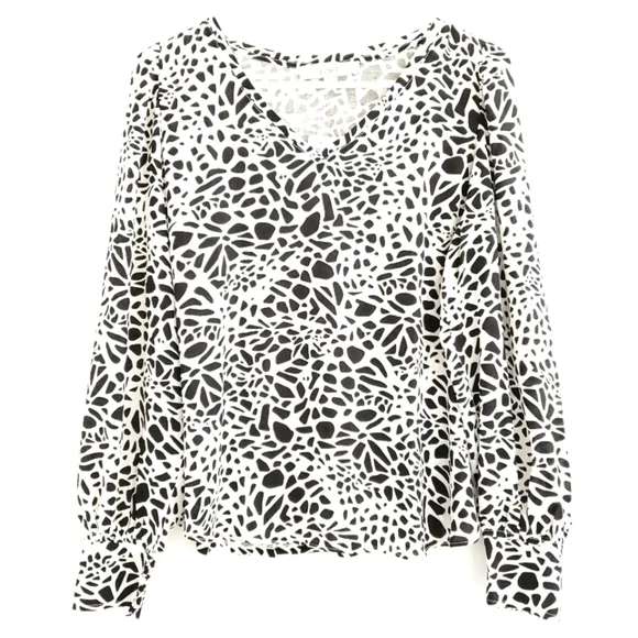 NEW Loft Animal Print Mixed Media V-neck Top - Picture 4 of 13